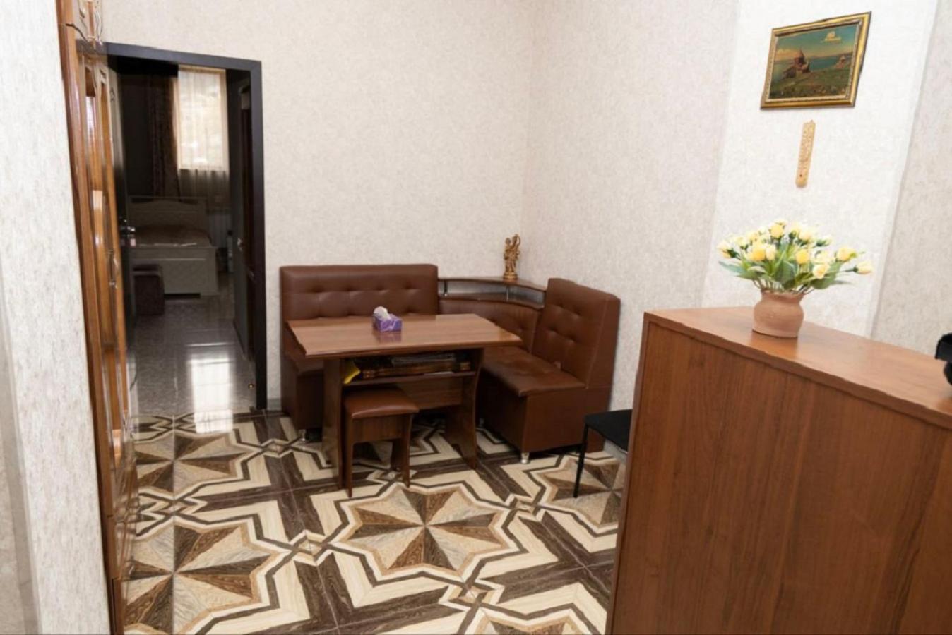 Noyemburg Hotel Noyemberyan Extérieur photo
